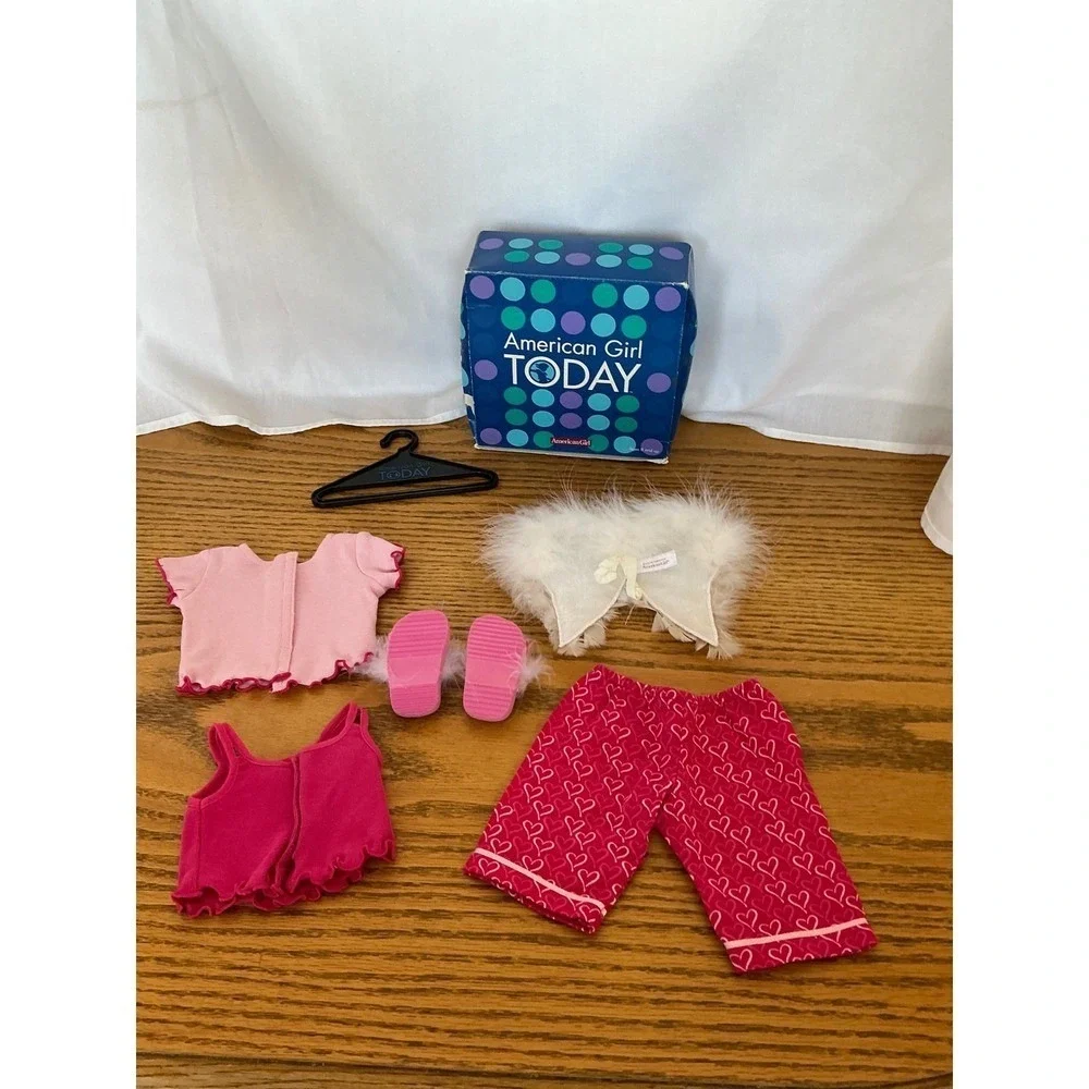 American Girl Doll Sleep Over bundle: Truly Me Doll Brown Hair Brown Eyes PJ etc